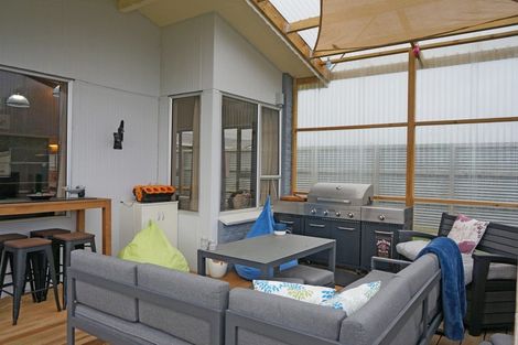 Photo of property in 61 Mauchline Street, Wallacetown, 9816