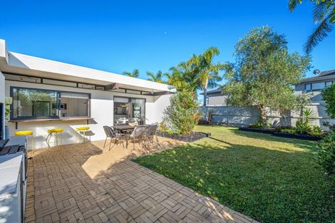 Photo of property in 7 Tabago Place, Half Moon Bay, Auckland, 2012