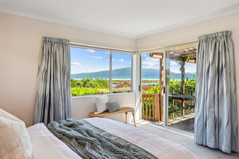 Photo of property in 174 Weggery Drive, Waikanae Beach, Waikanae, 5036