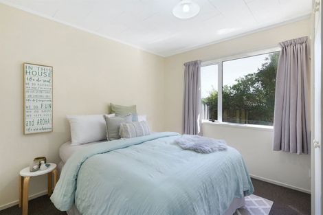 Photo of property in 2/10 Yarrow Place, Papakowhai, Porirua, 5024