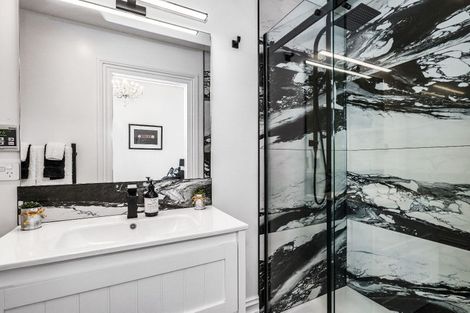 Photo of property in 12 Cross Street, Regent, Whangarei, 0112