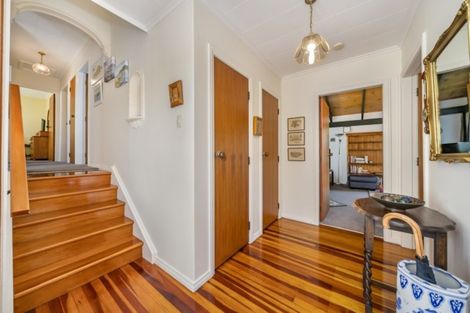 Photo of property in 16 Raynham Way, Silverstream, Upper Hutt, 5019