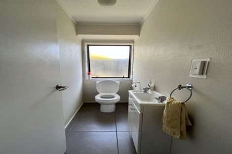 Photo of property in 27 Sheralee Place, Bucklands Beach, Auckland, 2014