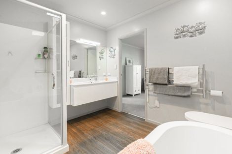 Photo of property in 162 Oteki Park Drive, Welcome Bay, Tauranga, 3112