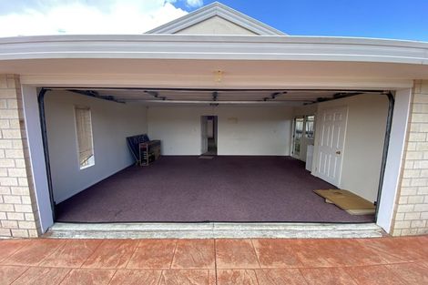 Photo of property in 22 Nuneaton Drive, Flat Bush, Auckland, 2019