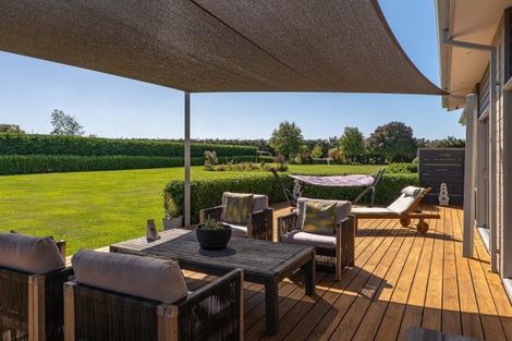 Photo of property in 14 Whitcombe Place, Darfield, 7571