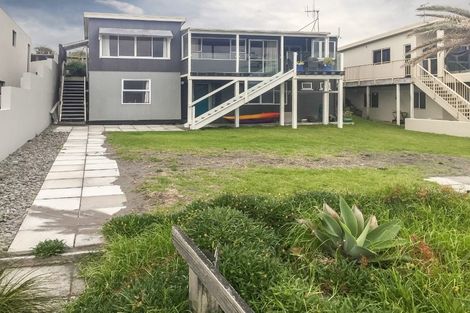 Photo of property in 7 Messenger Terrace, Oakura, 4314