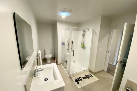 Photo of property in 32 Liberation Road, Papakura, 2110