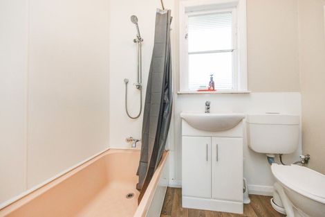 Photo of property in 12 Mersey Street, Rongotea, 4476