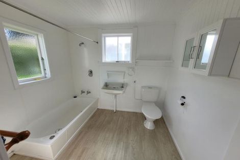 Photo of property in 33 Cutfield Road, New Plymouth, 4310