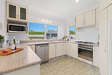 Photo of property in 4 Adam Lile Drive, Highlands Park, New Plymouth, 4312