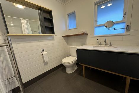 Photo of property in 42 Hilling Street, Titirangi, Auckland, 0604