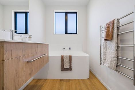 Photo of property in 34 Cousins Street, Woodend, 7691