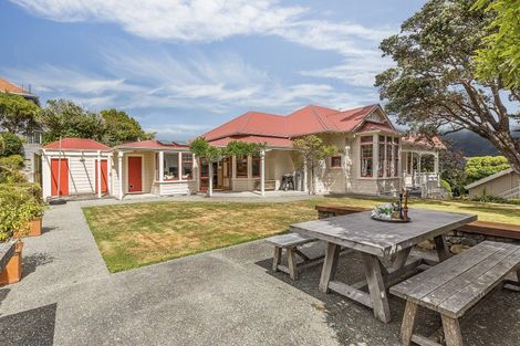 Photo of property in 11 Trelissick Crescent, Ngaio, Wellington, 6035