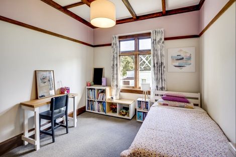 Photo of property in 82 Napier Terrace, Hospital Hill, Napier, 4110