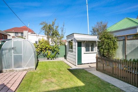 Photo of property in 107 Macandrew Road, South Dunedin, Dunedin, 9012
