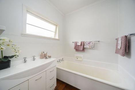 Photo of property in 12 Belvedere Crescent, Takaro, Palmerston North, 4412