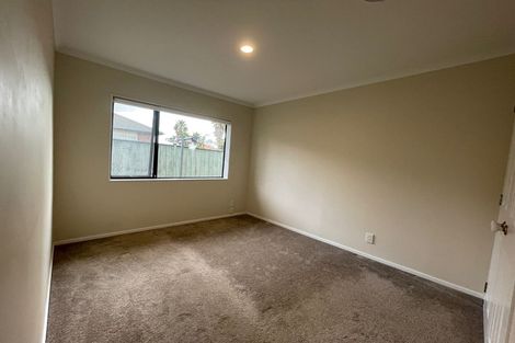 Photo of property in 16 Middlefield Drive, East Tamaki Heights, Auckland, 2016