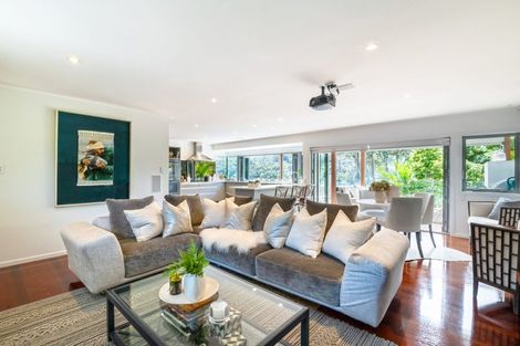 Photo of property in 14 Oscar Road, Greenhithe, Auckland, 0632