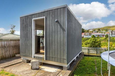 Photo of property in 136 Driver Crescent, Cannons Creek, Porirua, 5024