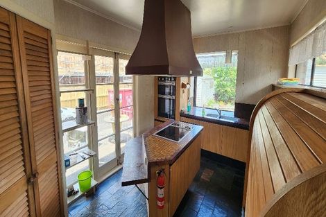 Photo of property in 48 Taikata Road, Te Atatu Peninsula, Auckland, 0610