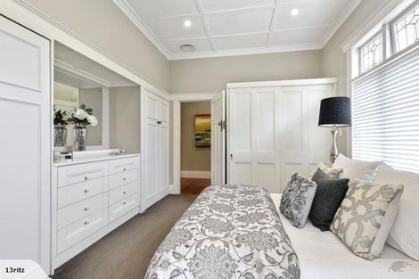 Photo of property in 9 Hanlon Crescent, Narrow Neck, Auckland, 0624