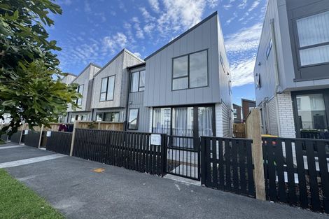 Photo of property in 15 Mahalo Avenue, Wiri, Auckland, 2104