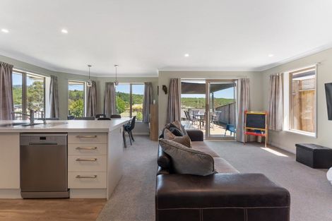 Photo of property in 2 Pukeko Place, Picton, 7220