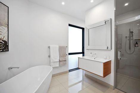 Photo of property in 17 Manurau Crescent, Merrilands, New Plymouth, 4312