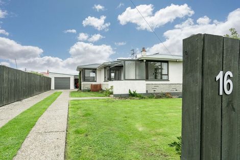 Photo of property in 16 Esk Place, Mosgiel, 9024