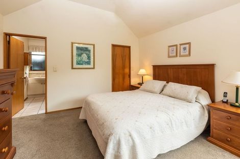 Photo of property in 9 Clyde Road, Upper Riccarton, Christchurch, 8041