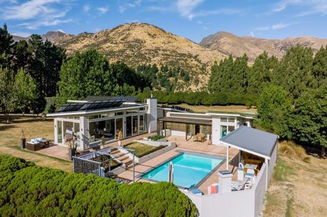 Photo of property in 728 Kane Road, Hawea Flat, Wanaka, 9382