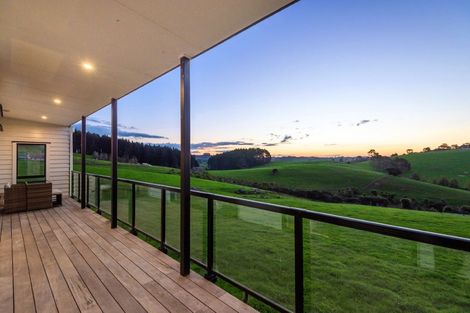 Photo of property in 86 Valley Road, Waitoki, 0871