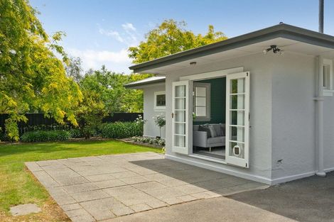 Photo of property in 82 Naples Street, Martinborough, 5711