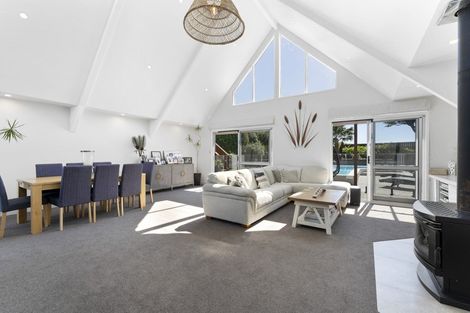 Photo of property in 37 Callender Terrace, Paraparaumu Beach, Paraparaumu, 5032