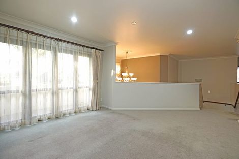 Photo of property in 5 Quedley Court, Eastern Beach, Auckland, 2012