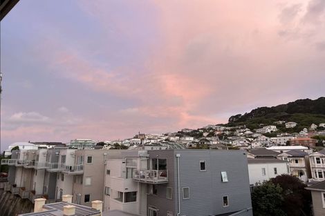 Photo of property in 5d/5 Kent Terrace, Mount Victoria, Wellington, 6011