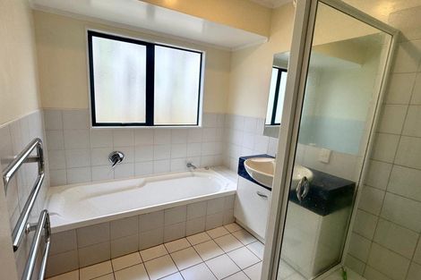 Photo of property in 24a Reeves Road, Pakuranga, Auckland, 2010