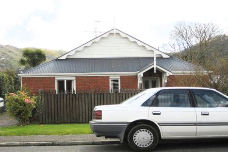 Photo of property in 6a Cargill Street, Karori, Wellington, 6012