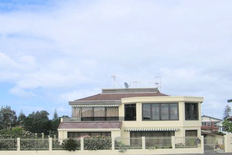 Photo of property in 3/22 Marine Parade, Mount Maunganui, 3116