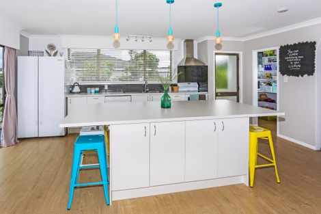 Photo of property in 84 Wharf Road, Clarks Beach, Pukekohe, 2679