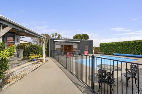Photo of property in 8 Blenheim Place, Vogeltown, New Plymouth, 4310