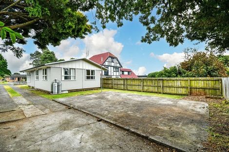 Photo of property in 15 Racecourse Road, Waiuku, 2123