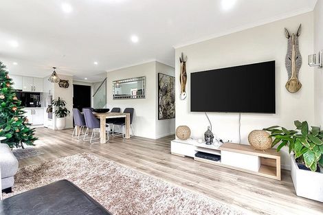 Photo of property in 18a Buckingham Crescent, Manukau, Auckland, 2025