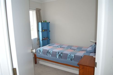 Photo of property in 47 Palmcrest Grove, Highland Park, Auckland, 2010