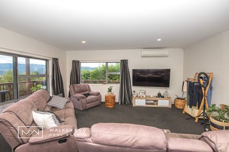 Photo of property in 29 Mcewen Crescent, Riverstone Terraces, Upper Hutt, 5018