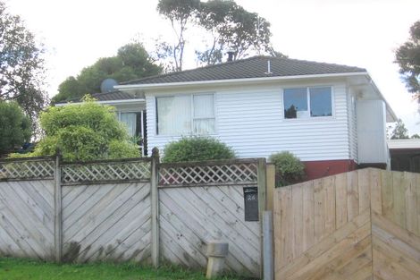 Photo of property in 26 Hartley Terrace, Massey, Auckland, 0614