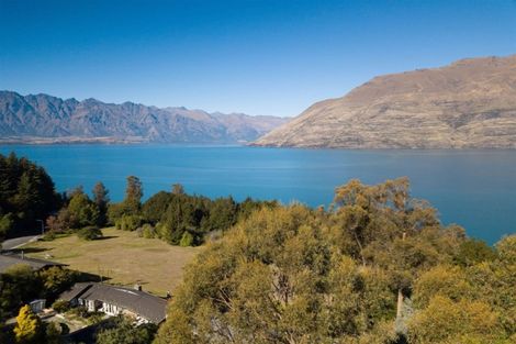 Photo of property in 75 Arawata Terrace, Sunshine Bay, Queenstown, 9300