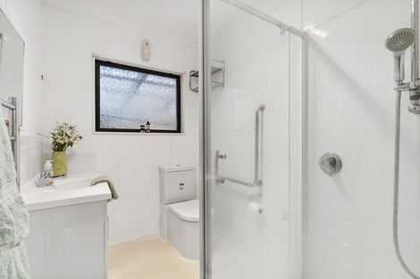 Photo of property in 2/108a Pakuranga Road, Pakuranga, Auckland, 2010