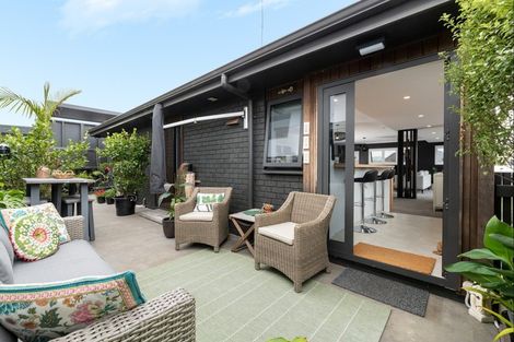 Photo of property in 15a Oceanview Road, Mount Maunganui, 3116